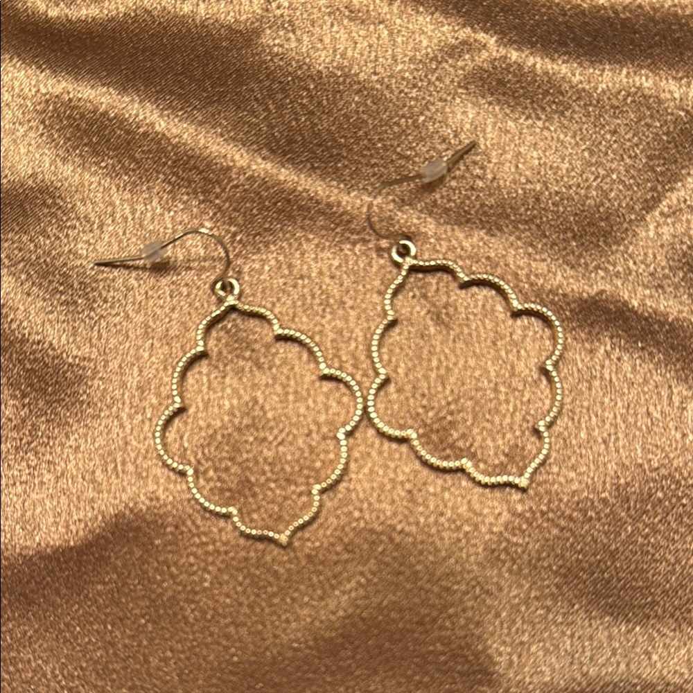 Kendra Scott Gold Quatrefoil Earrings